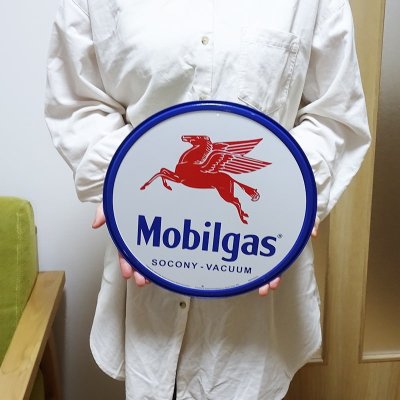 画像3: ブリキ看板 Mobilgas ラウンドエンボスメタル アンティーク ペガサス ガレージ プレート 可愛い 壁飾り 正規ライセンス品 アメリカン 雑貨 インテリア おしゃれ サーファー かわいい カフェ 店舗