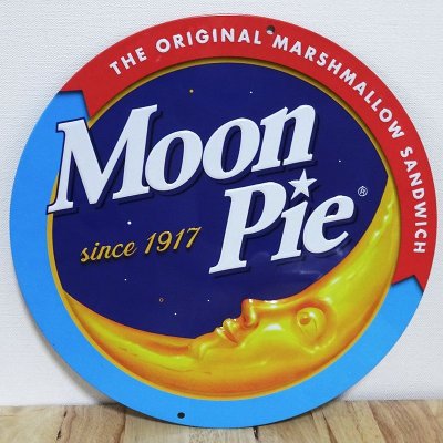 画像1: ブリキ看板 Moonpie Disc アンティーク ムーンパイ ガレージ プレート 可愛い 壁飾り 丸形 正規ライセンス品 アメリカン 雑貨 インテリア おしゃれ サーファー かわいい カフェ 店舗