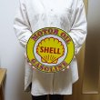 画像3: ブリキ看板 Shell ビンテージ ラウンドエンボスメタル アンティーク ガレージ プレート 可愛い 壁飾り 正規ライセンス品 アメリカン 雑貨 インテリア おしゃれ サーファー かわいい カフェ 店舗 (3)